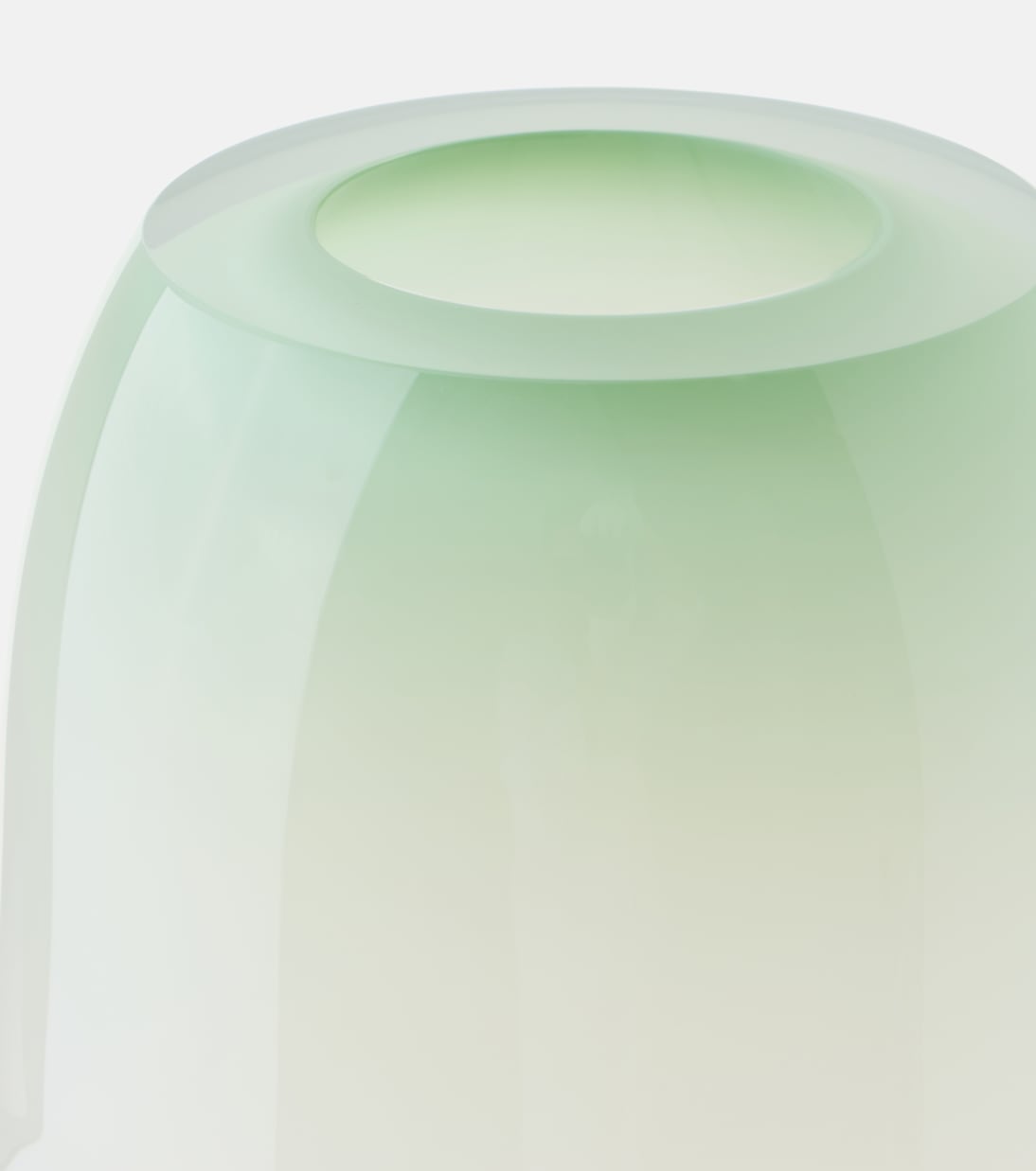 Vase Spin | Alexa Lixfeld