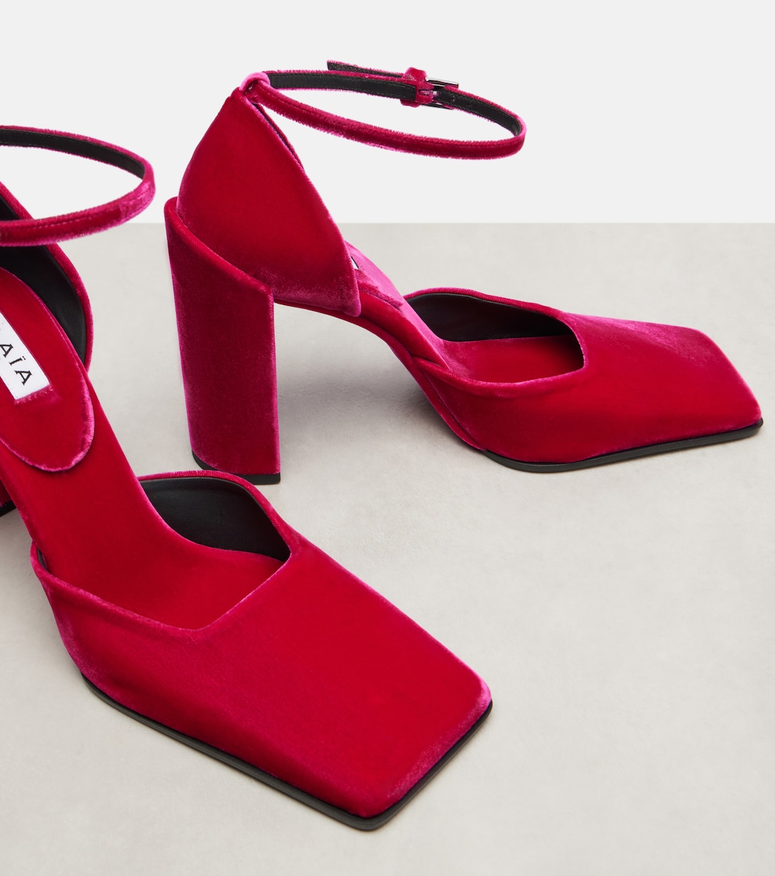 Salones 90 de terciopelo | Alaïa