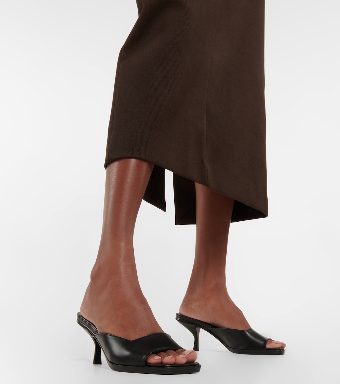 Pantoletten Lauren aus Leder | The Row