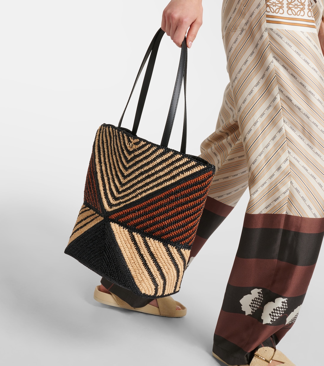 Cabas Paula’s Ibiza Puzzle Fold Medium en raphia | Loewe