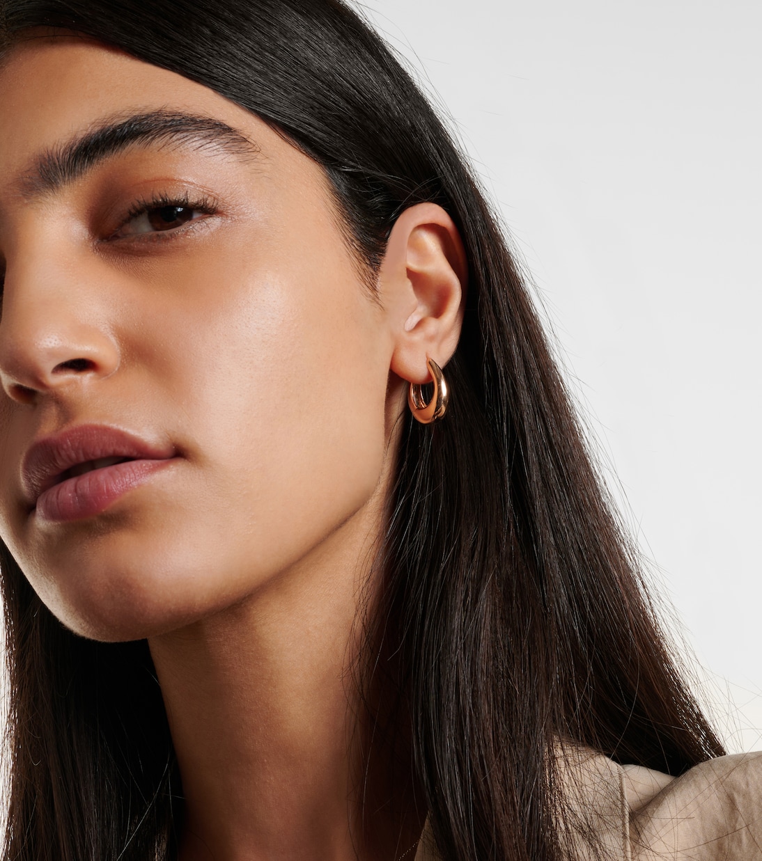 Orecchini in oro rosa 18kt con icona ANANYA Chakra per stile giovane e moderno