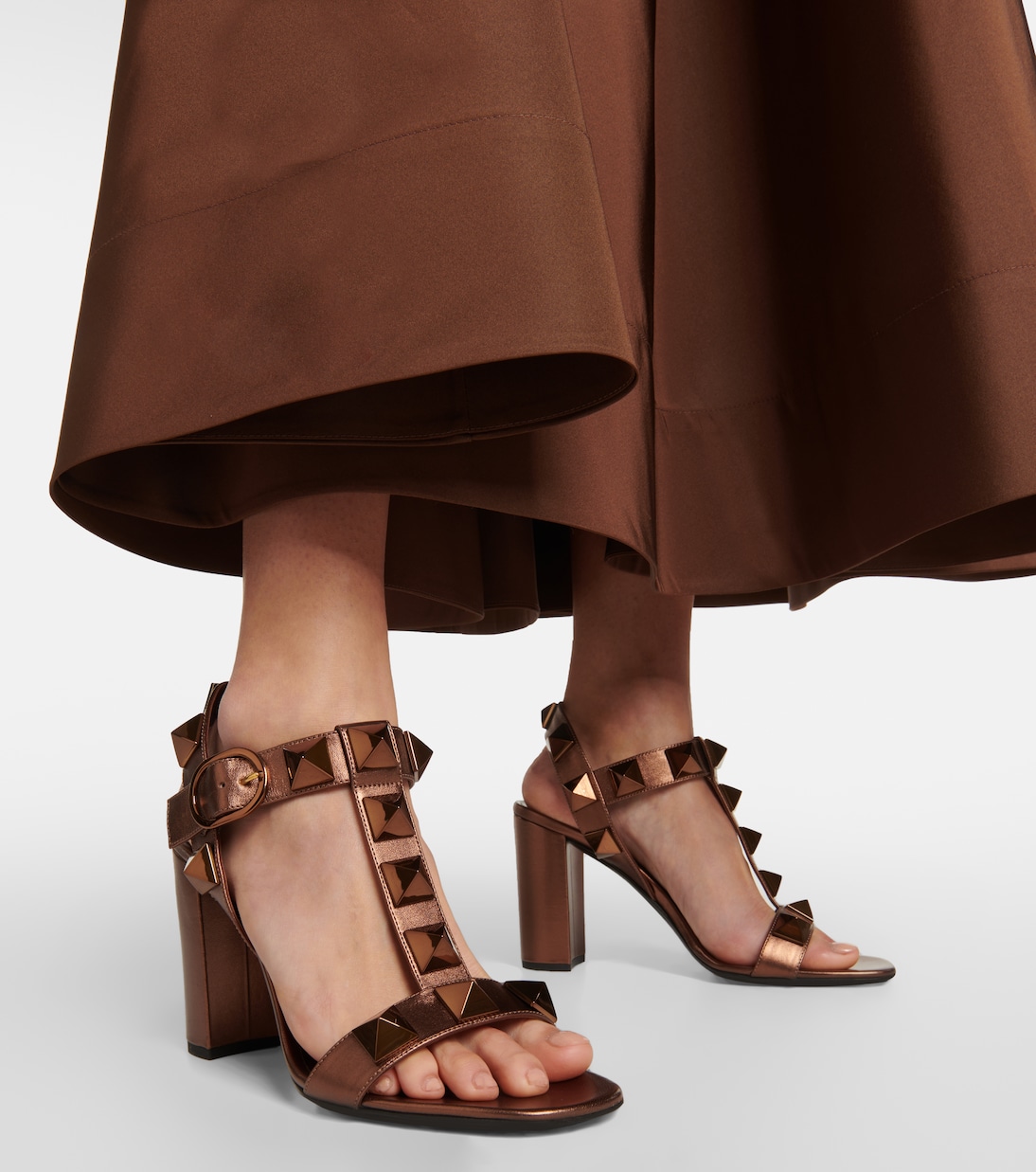 Sandalen Roman Stud 90 aus Metallic-Leder | Valentino Garavani