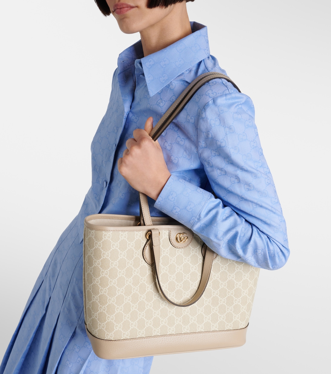Gucci large gg supreme canvas tote hotsell