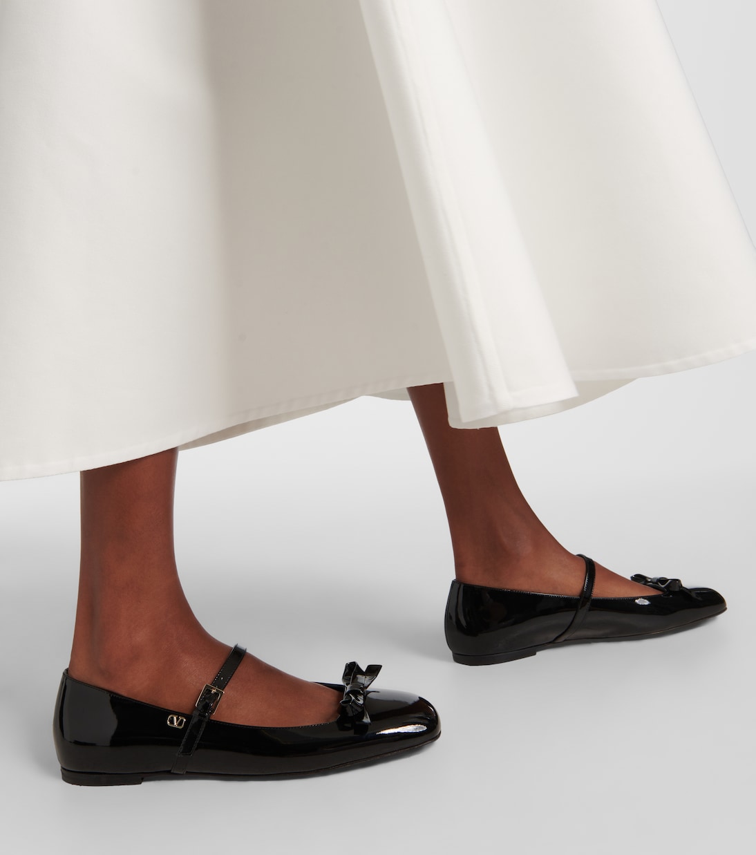 Zapatos planos Romance Bow de charol | Valentino Garavani