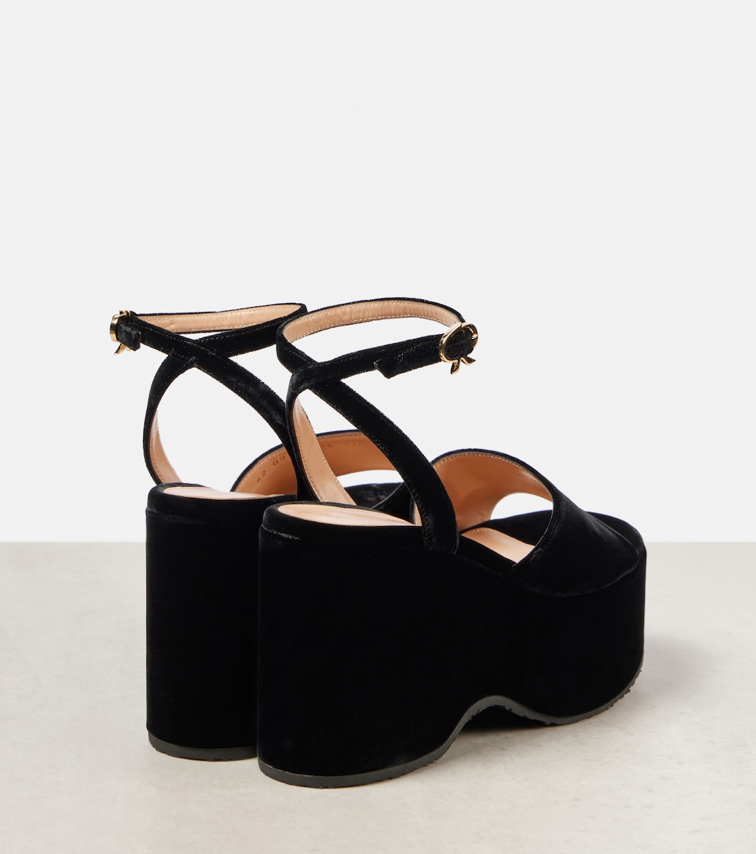 Sandalias con cuña de terciopelo | Gianvito Rossi