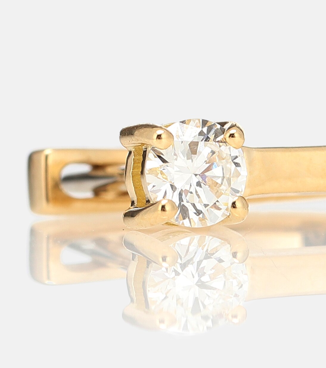 Orecchini Huggie Aria U in oro 18kt con diamanti di Melissa Kaye, design moderno per giovani