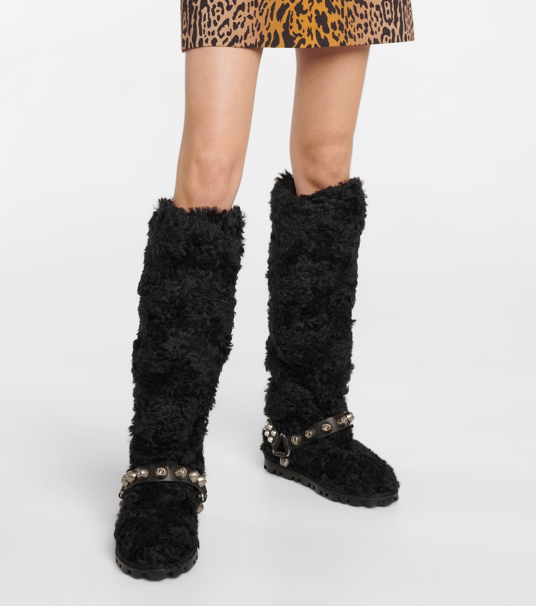 Stivali in shearling sintetico con borchie | Miu Miu