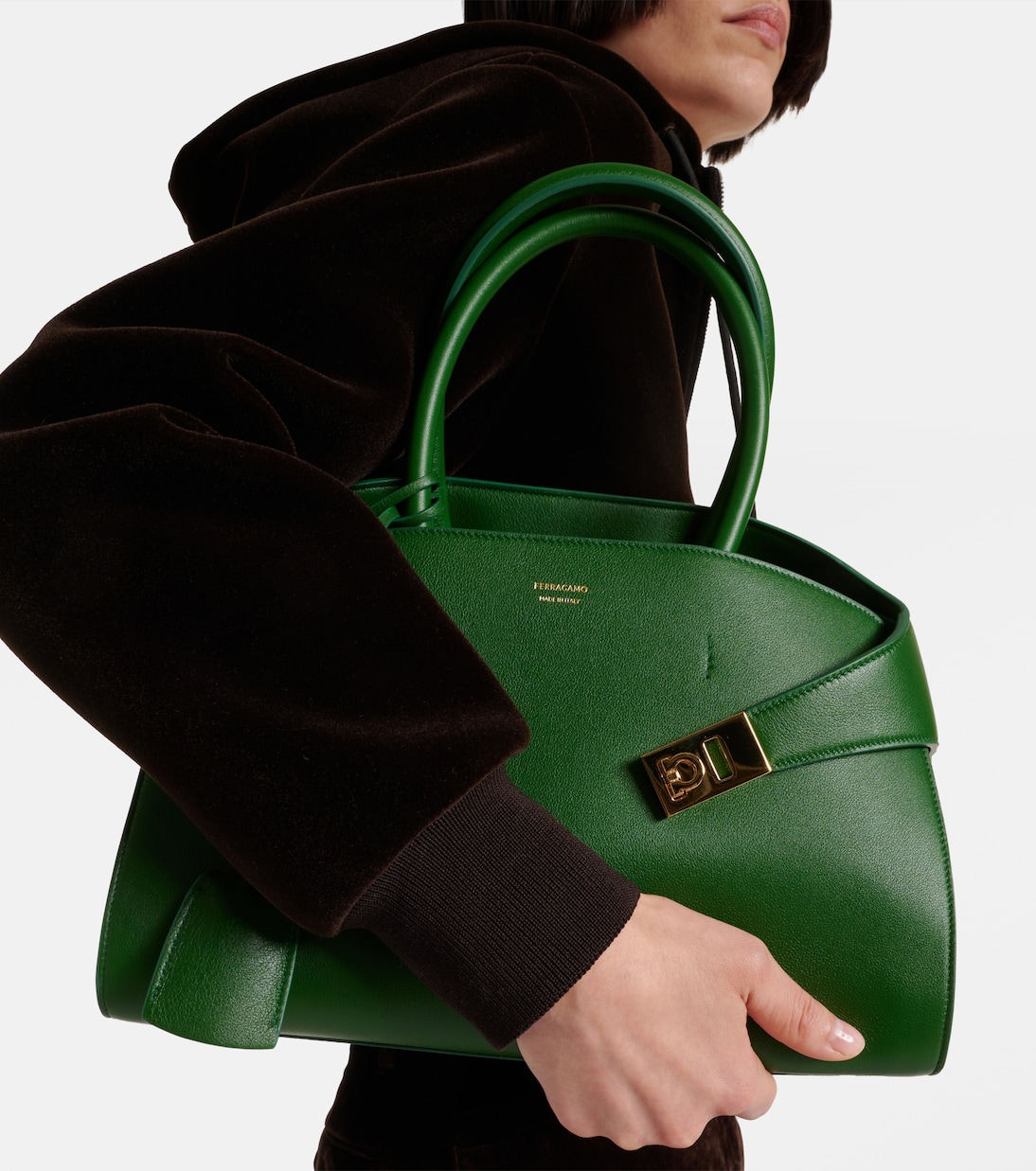 Borsa Hug Medium in pelle | Ferragamo