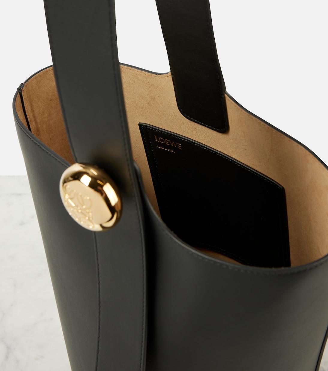 Pebble Medium leather bucket bag | Loewe