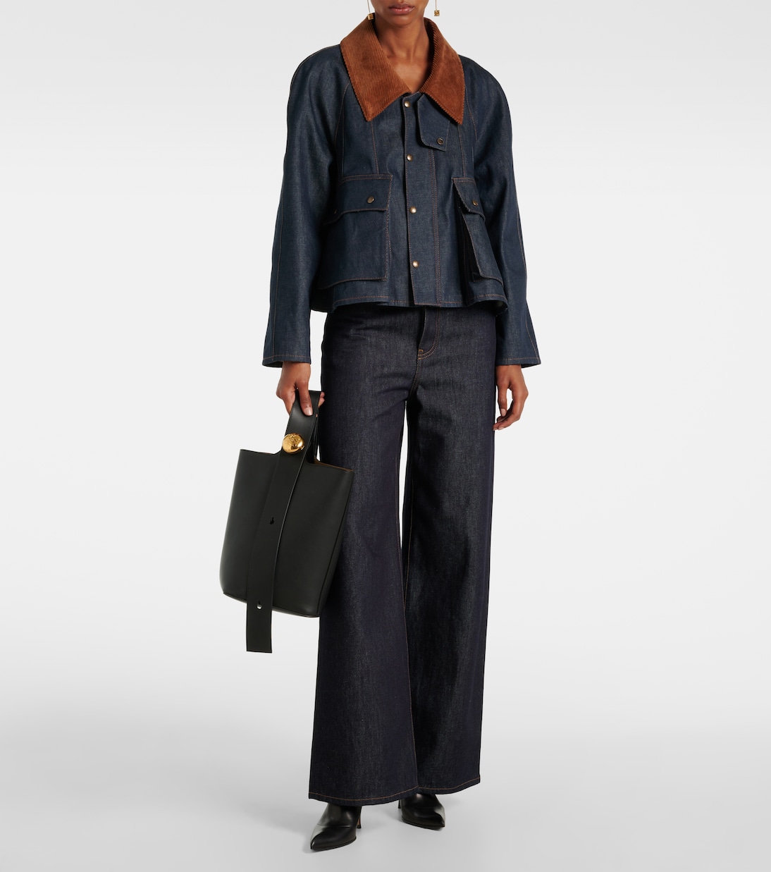 Pebble Medium leather bucket bag | Loewe