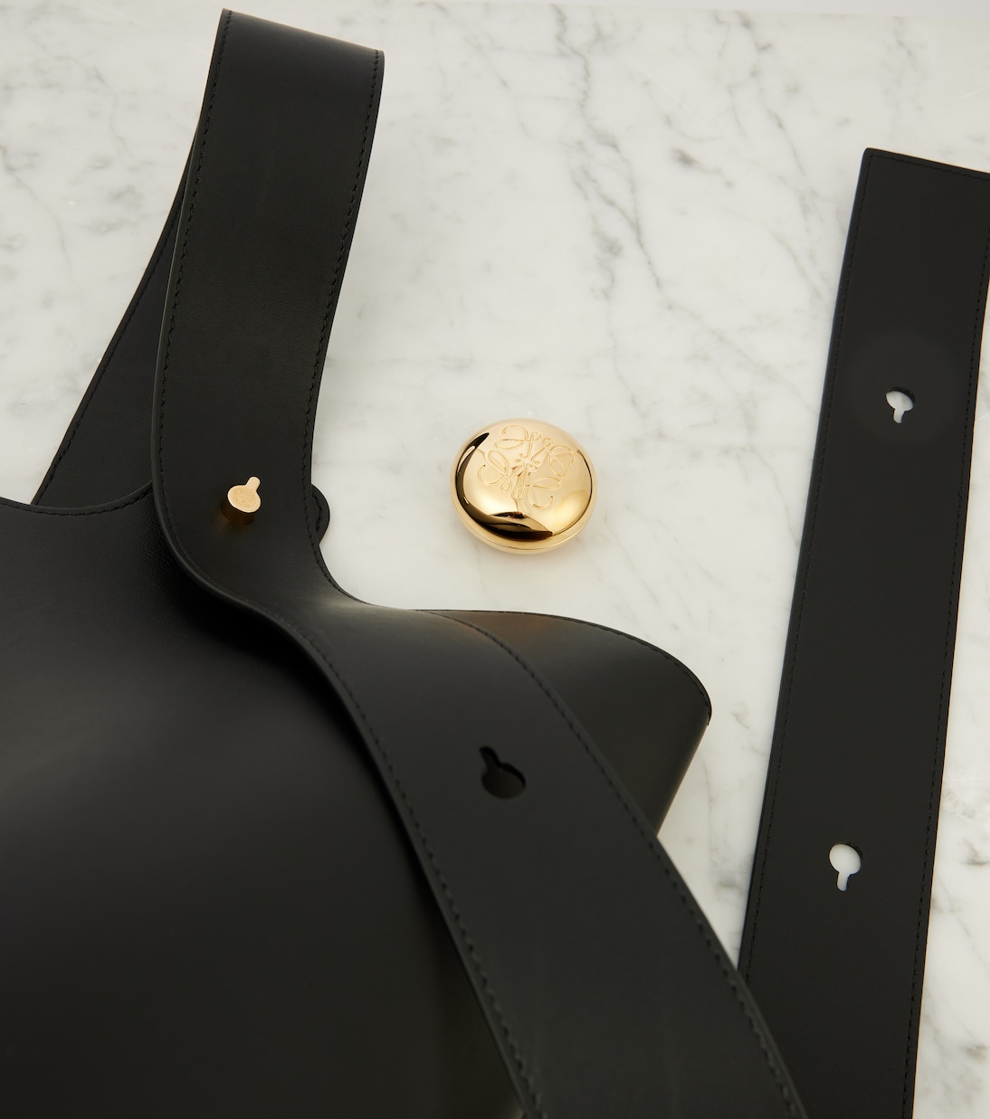 Pebble Medium leather bucket bag | Loewe
