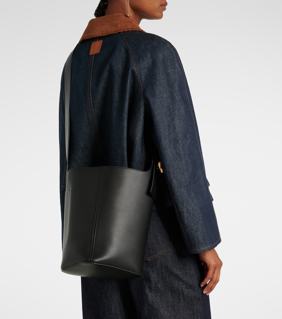 Pebble Medium leather bucket bag | Loewe