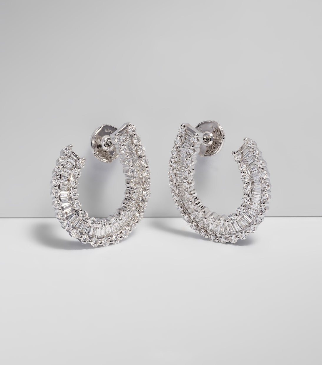 Boucles d'oreilles en or blanc 18 ct et diamants | Bucherer Fine Jewellery