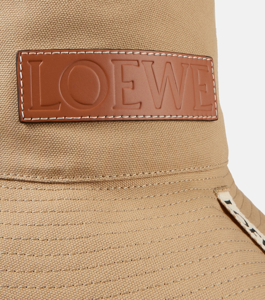 Cappello bucket in cotone canvas LOEWE per stile giovane e fresco