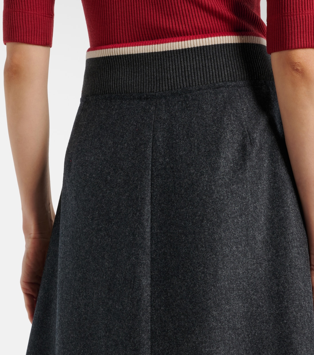 Falda Midi de Lana Elegante por Brunello Cucinelli para Jóvenes Modernos