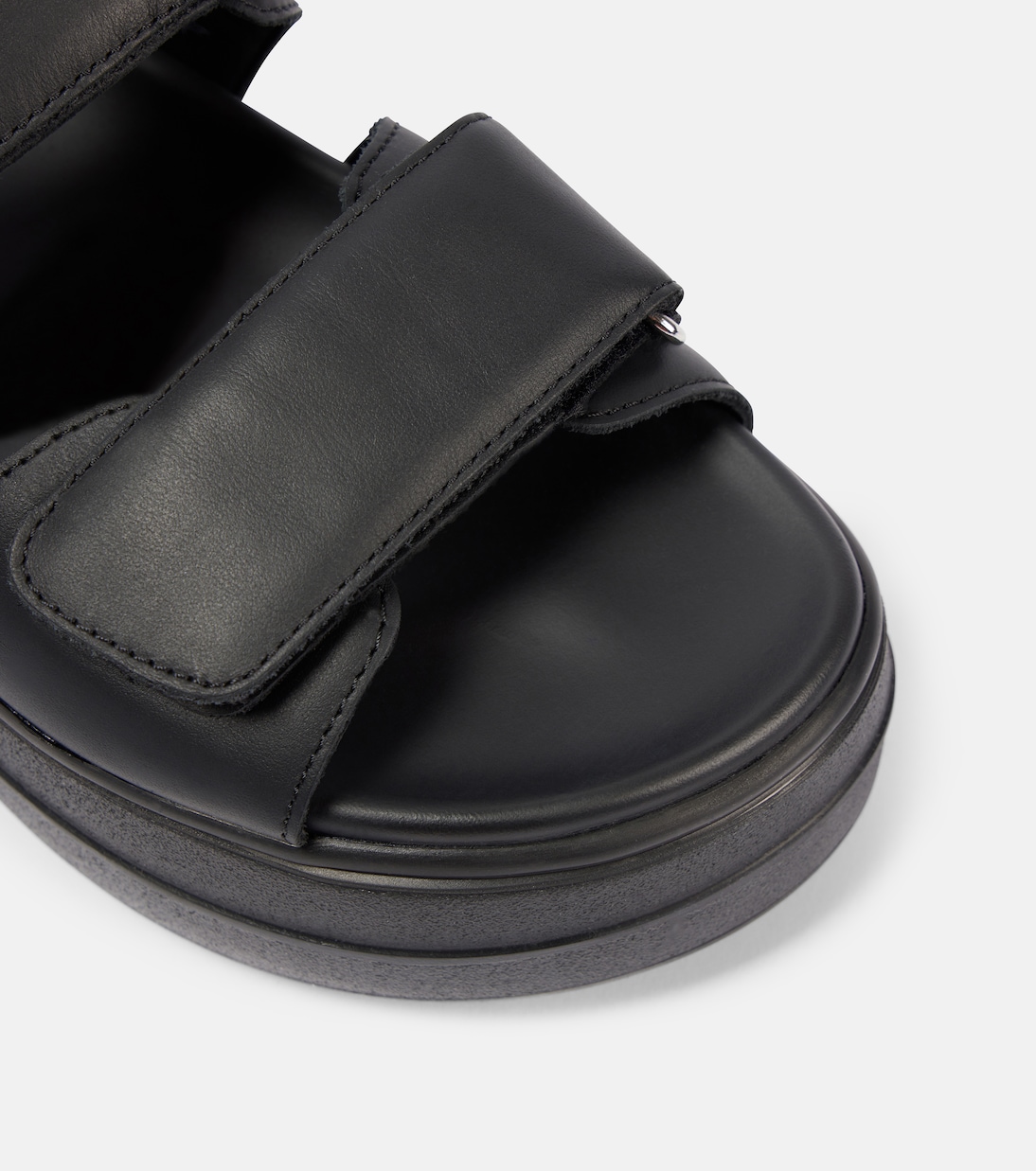 Sandali in pelle H680 di Hogan per uno stile giovane e moderno