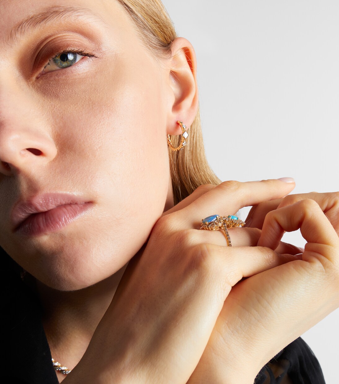 Petite Modern Renaissance® 18kt gold (750/1000) earrings with diamonds | David Yurman