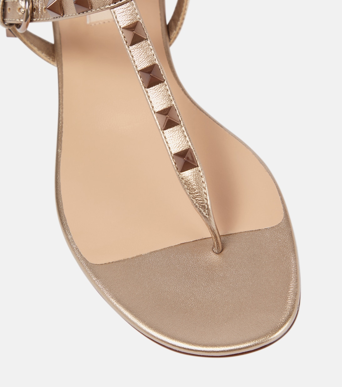 Sandalen Rockstud aus Metallic-Leder | Valentino Garavani