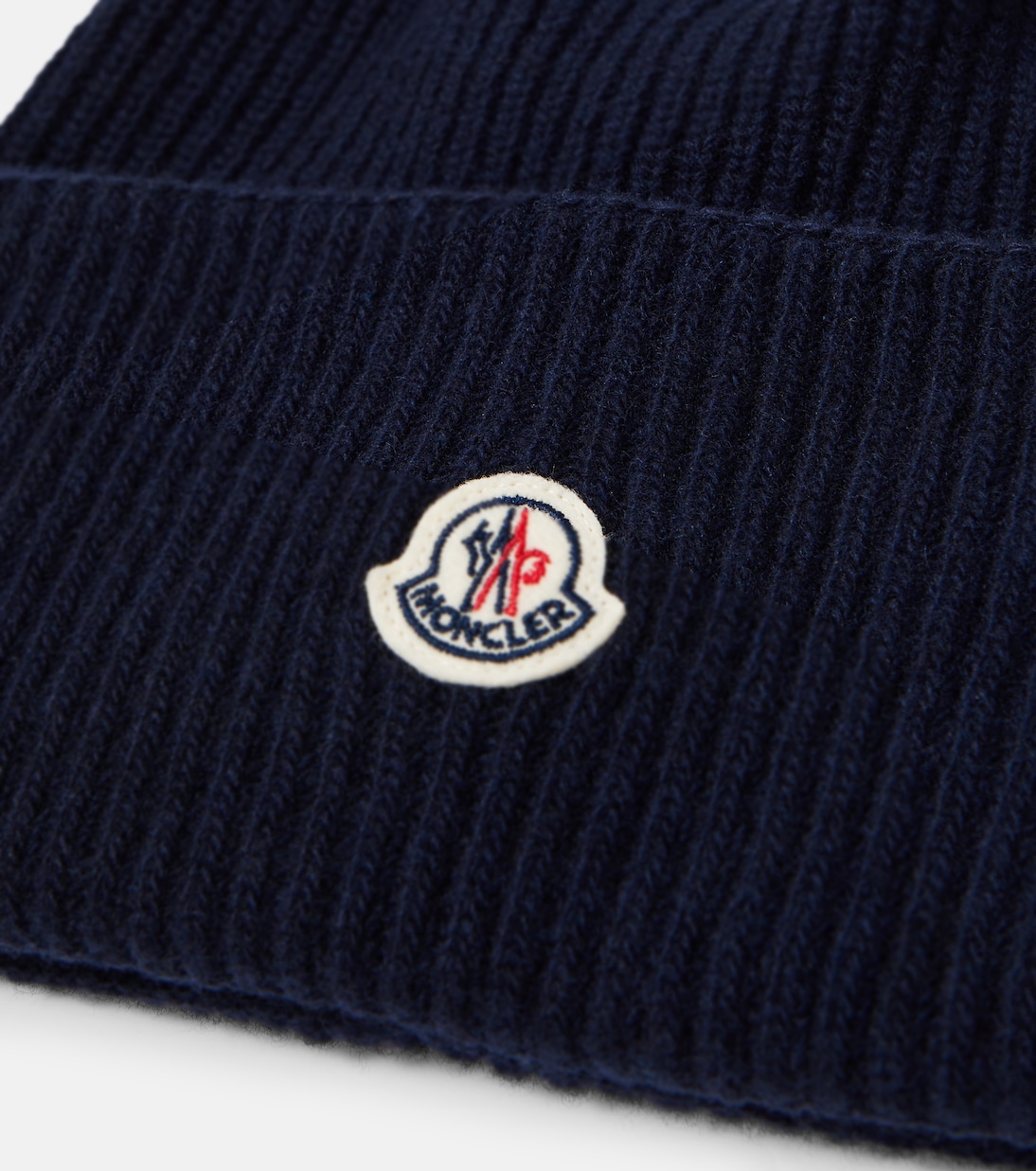 Cappello in lana Moncler per uno stile giovane e trendy