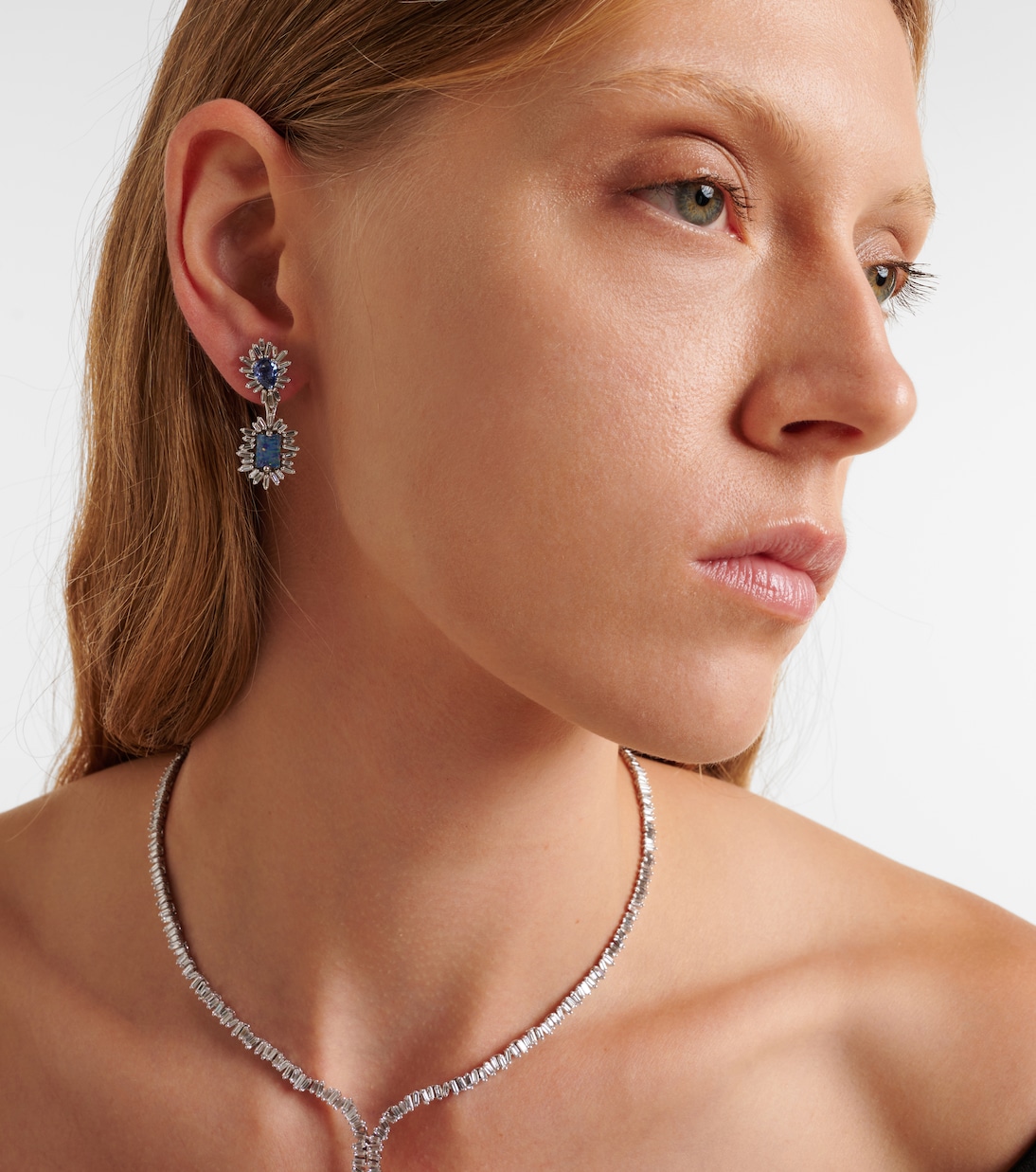 Boucles d'oreilles en or blanc 18 ct, saphirs, diamants et opales | Suzanne Kalan
