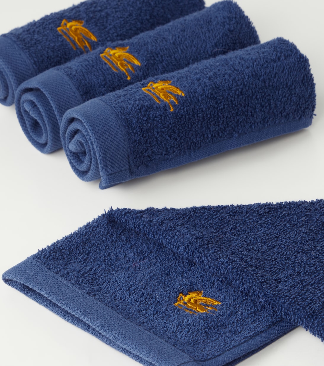 Set Giano aus vier Gästehandtüchern und Korb | Etro