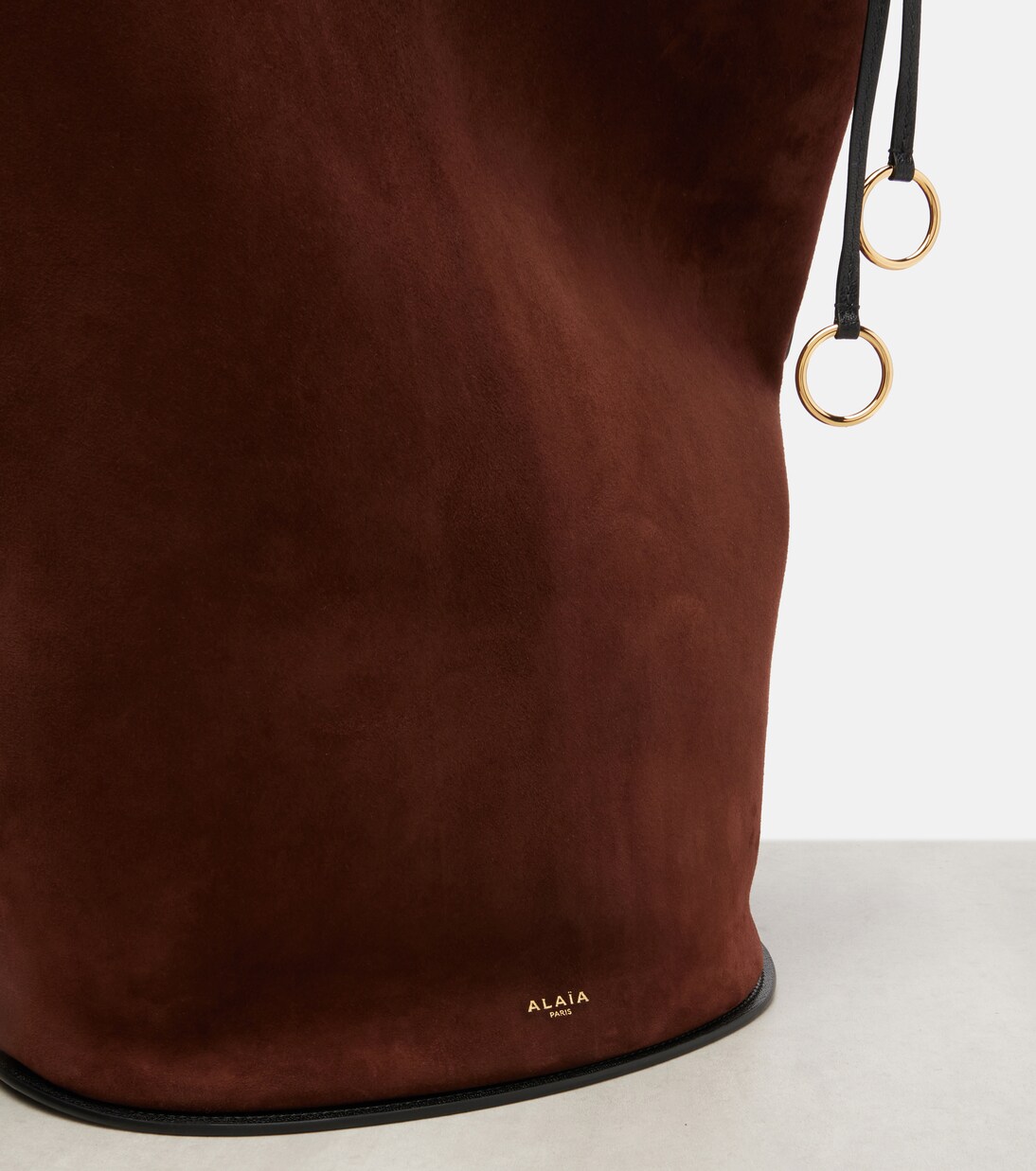 Bucket Bag Hip Large aus Veloursleder | Alaïa