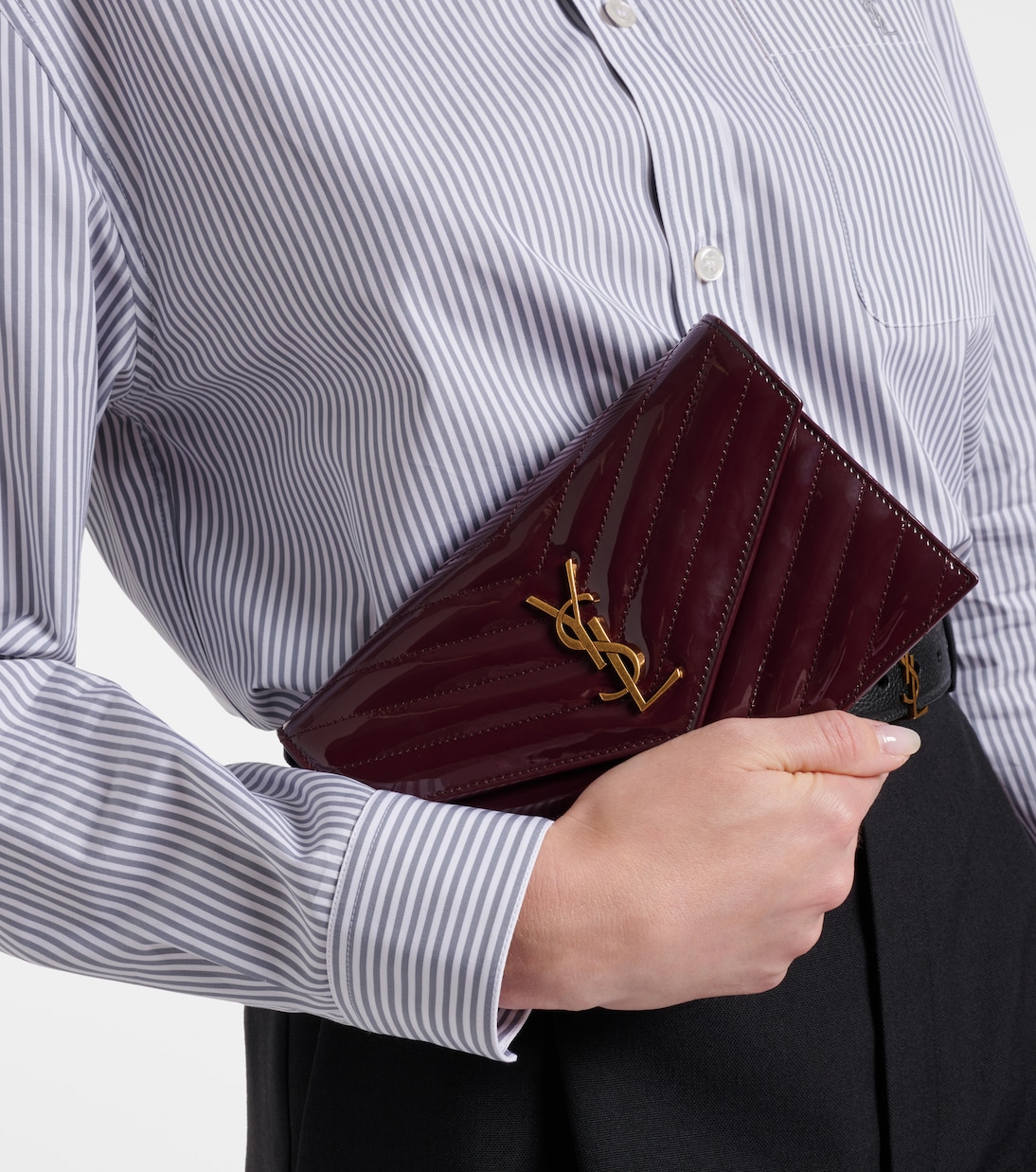 Cassandre Envelope leather wallet on chain | Saint Laurent