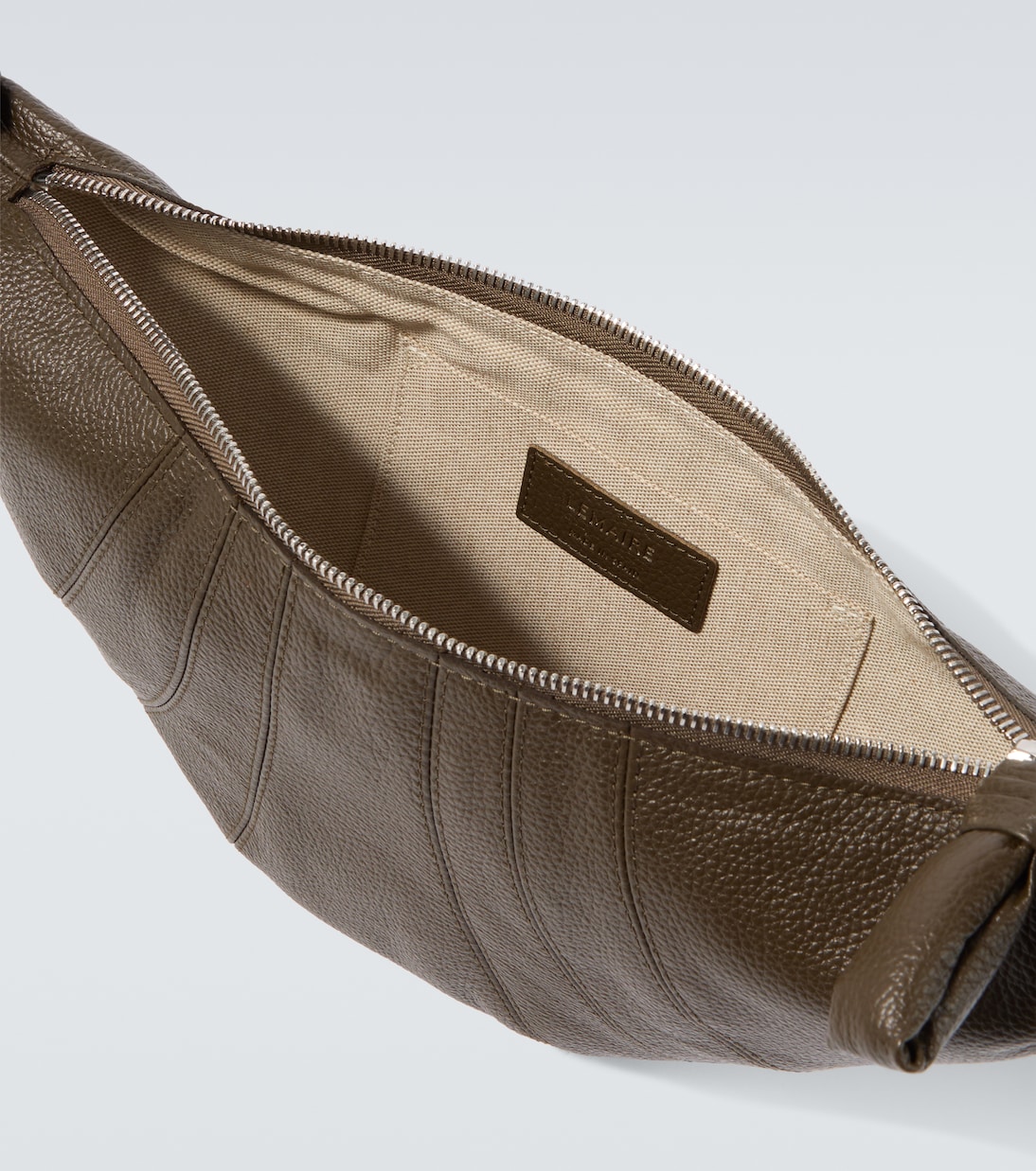 Schultertasche Croissant Small aus Leder | Lemaire