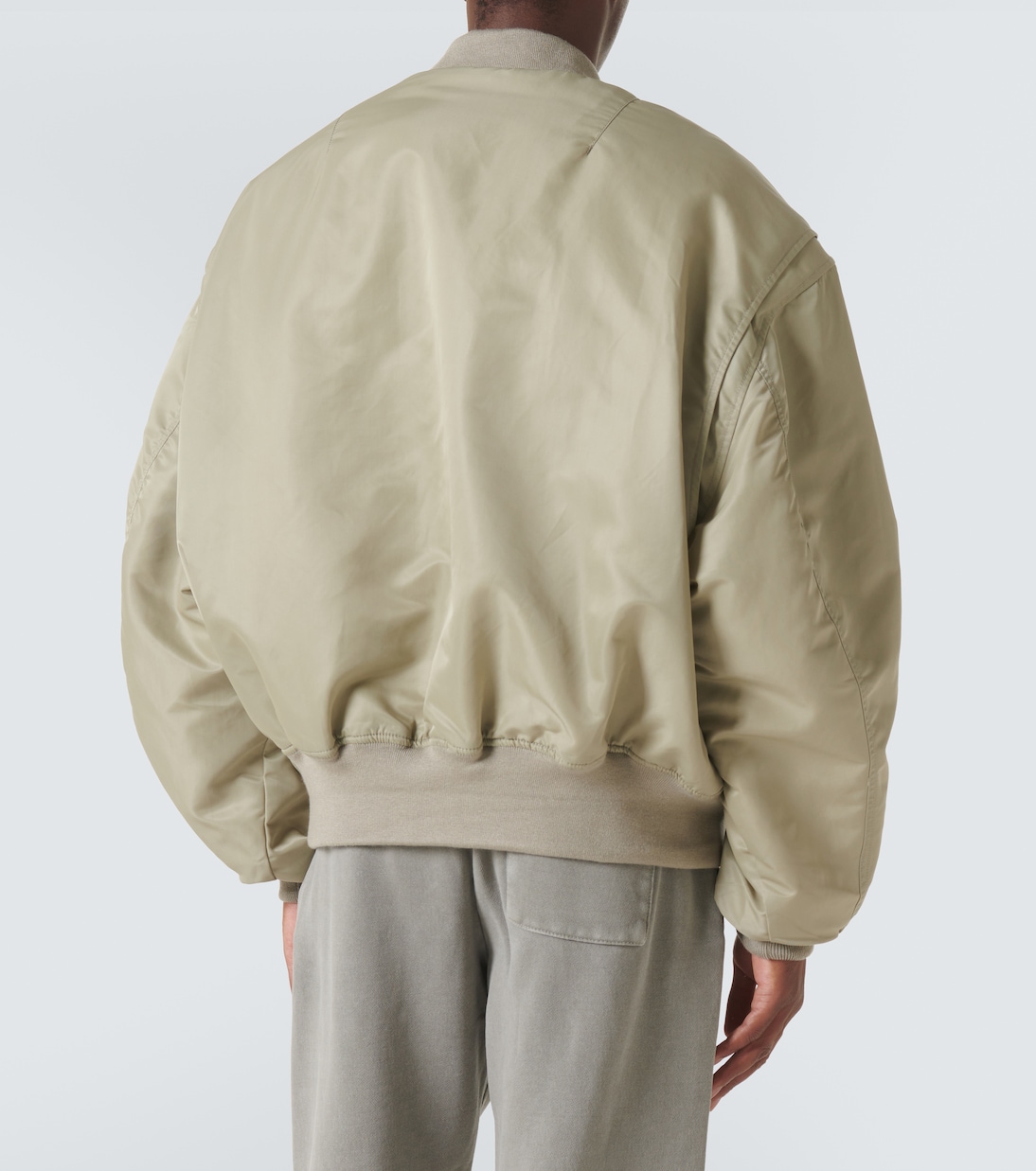 Bomber Broad | Entire Studios