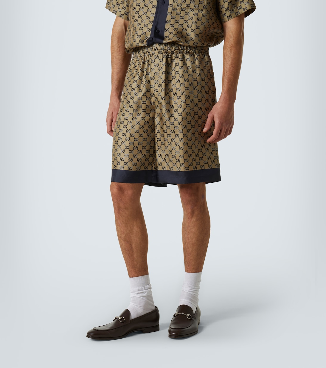 Shorts GG in twill di seta con stampa | Gucci