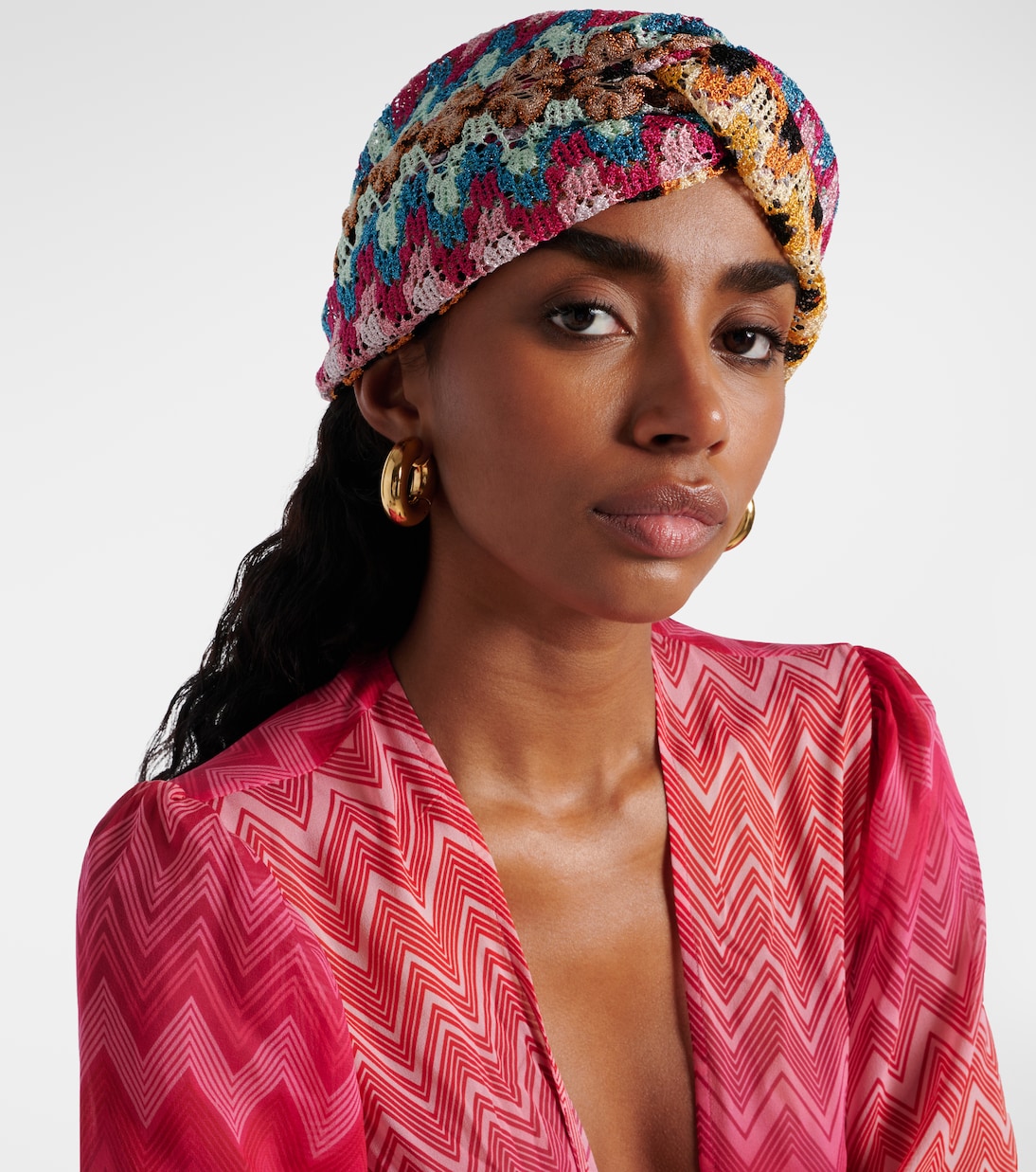 MISSONI Fascino Giovane: Sciarpa Laminata per Stile Moderno