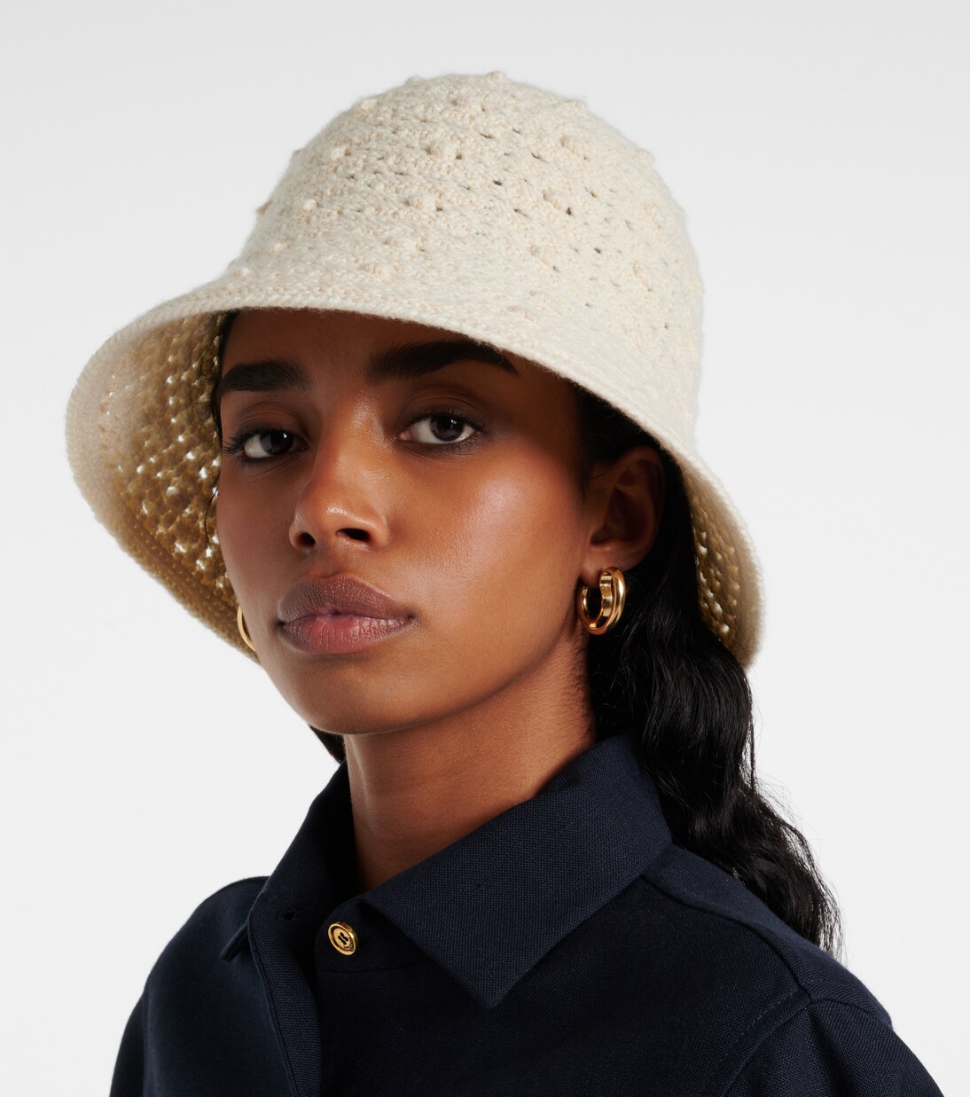 Cappello a secchiello Loro Piana Arola in misto cashmere, stile crochet per giovani trendy