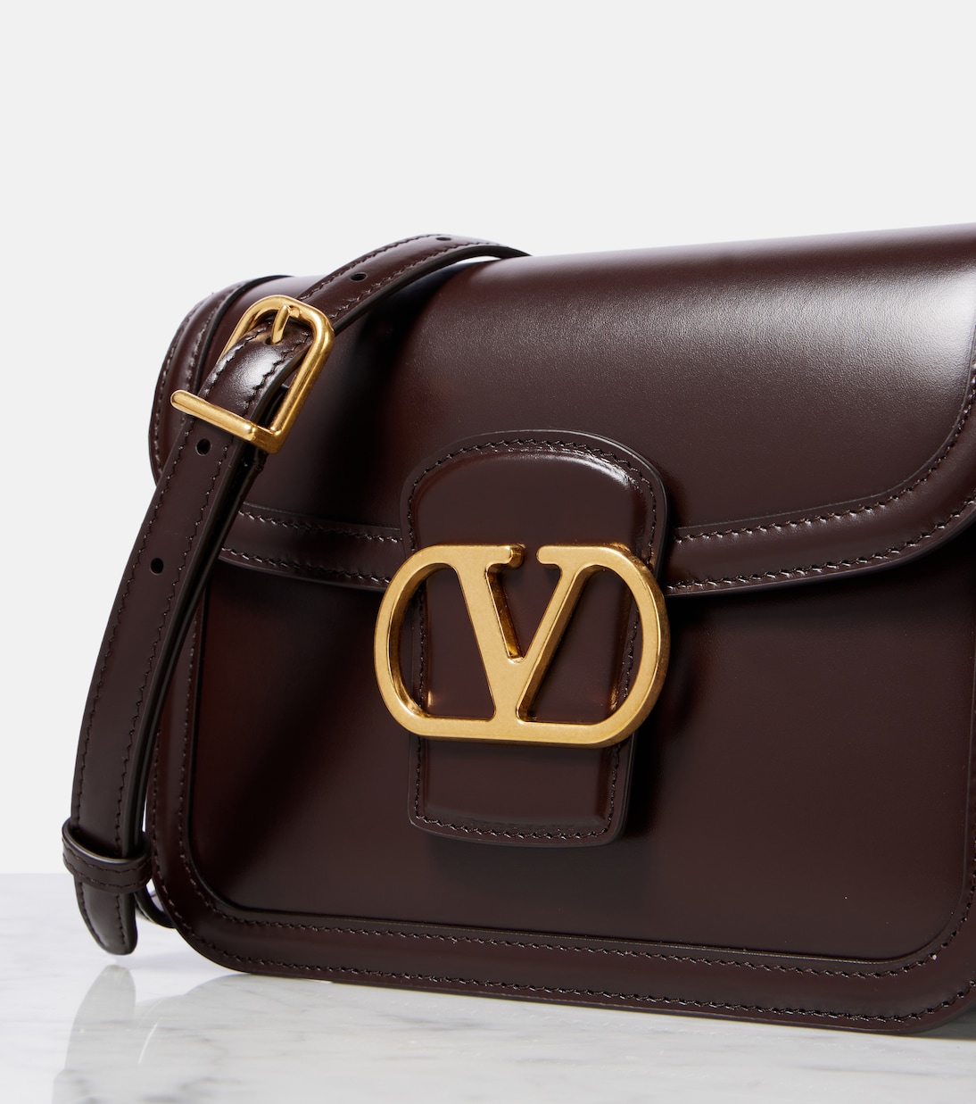 9TO5 VLogo leather shoulder bag | Valentino Garavani