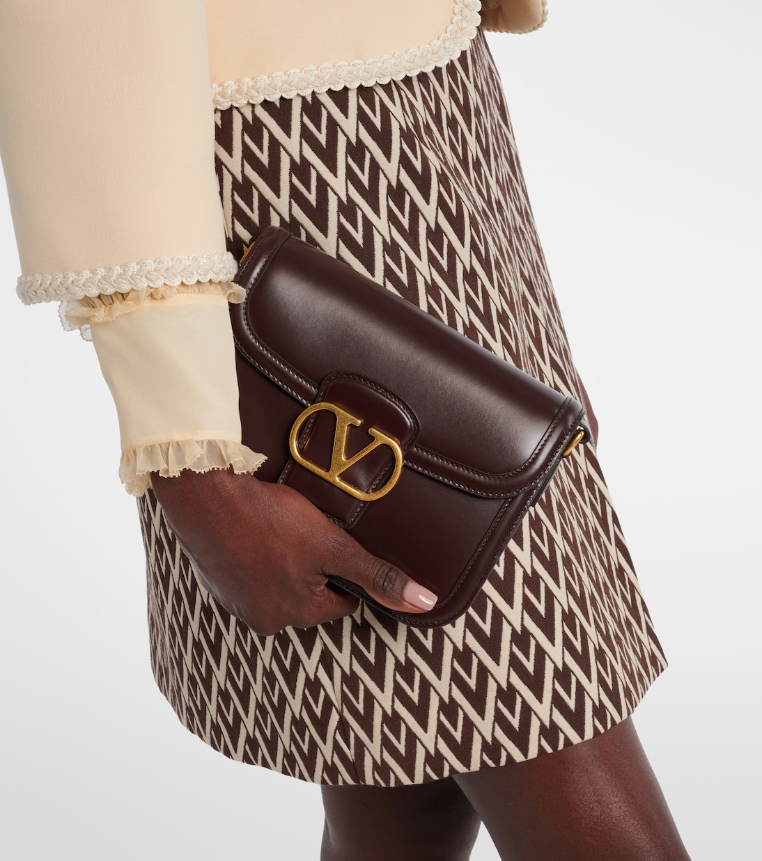 9TO5 VLogo leather shoulder bag | Valentino Garavani