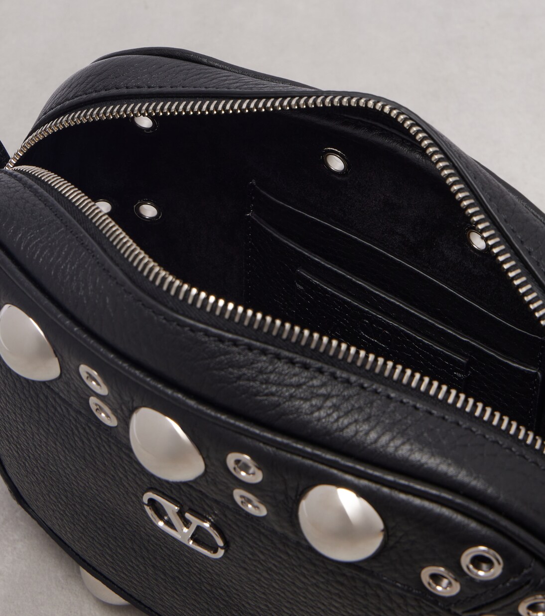 Nellcôte leather crossbody bag | Valentino Garavani