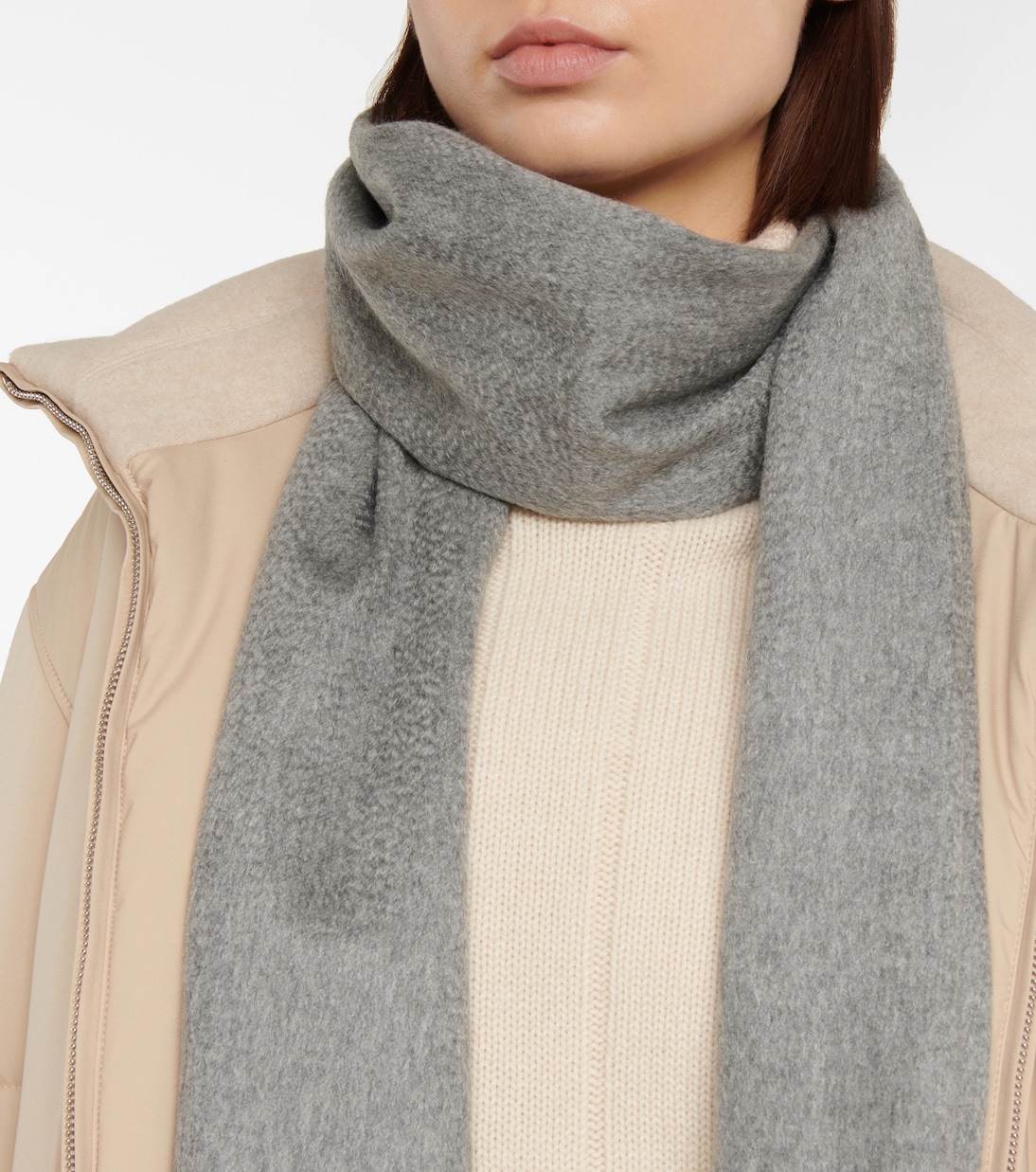 Sciarpa in cashmere di alta qualità LORO PIANA per stile giovane e moderno