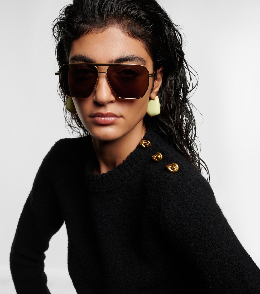 Occhiali da sole stile aviatore BOTTEGA VENETA per giovani trendsetter