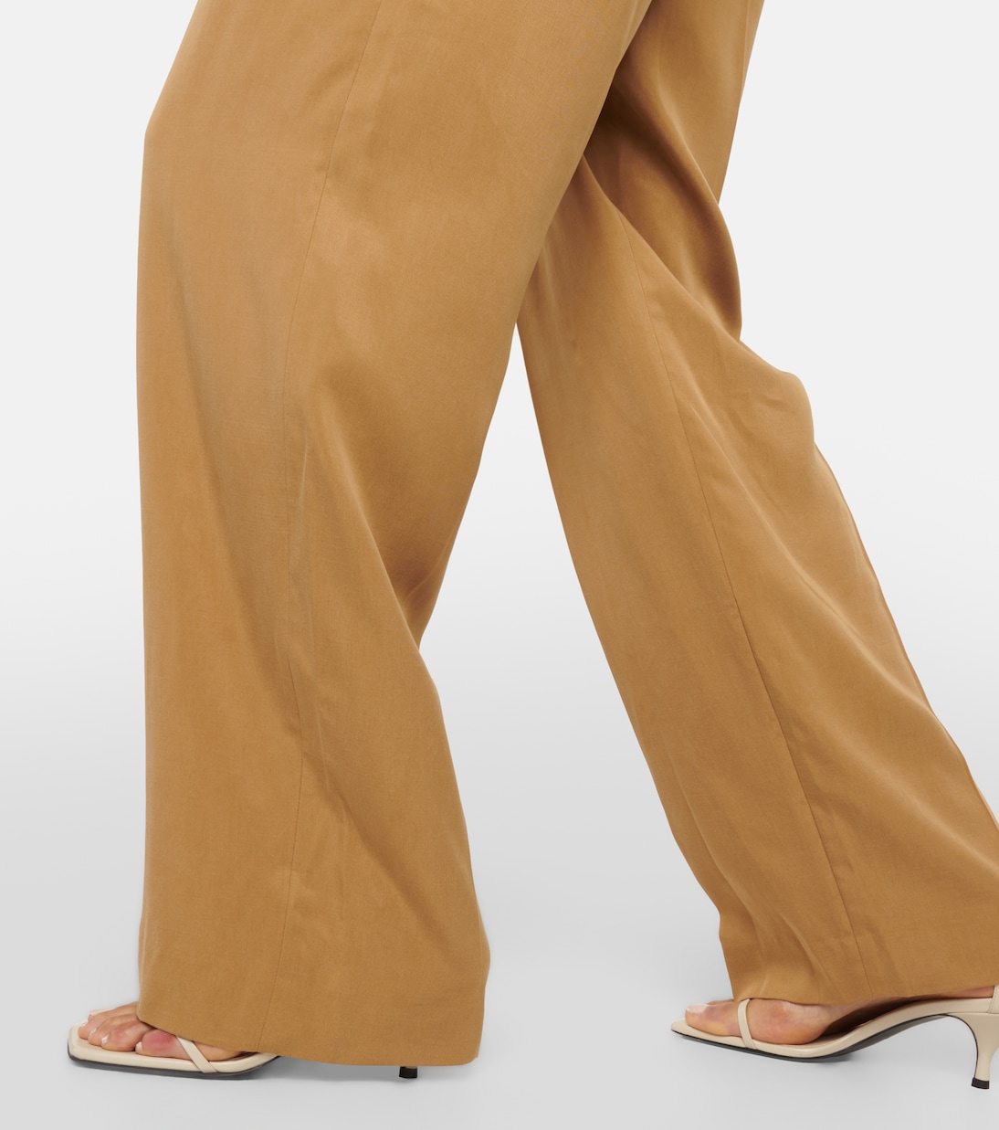 Pantalon plissé ample à taille basse | Vince