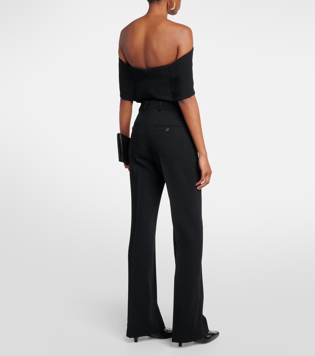 Pantalones Jóvenes Estilo Toteme con Pliegues y Corte Flare en Crêpe