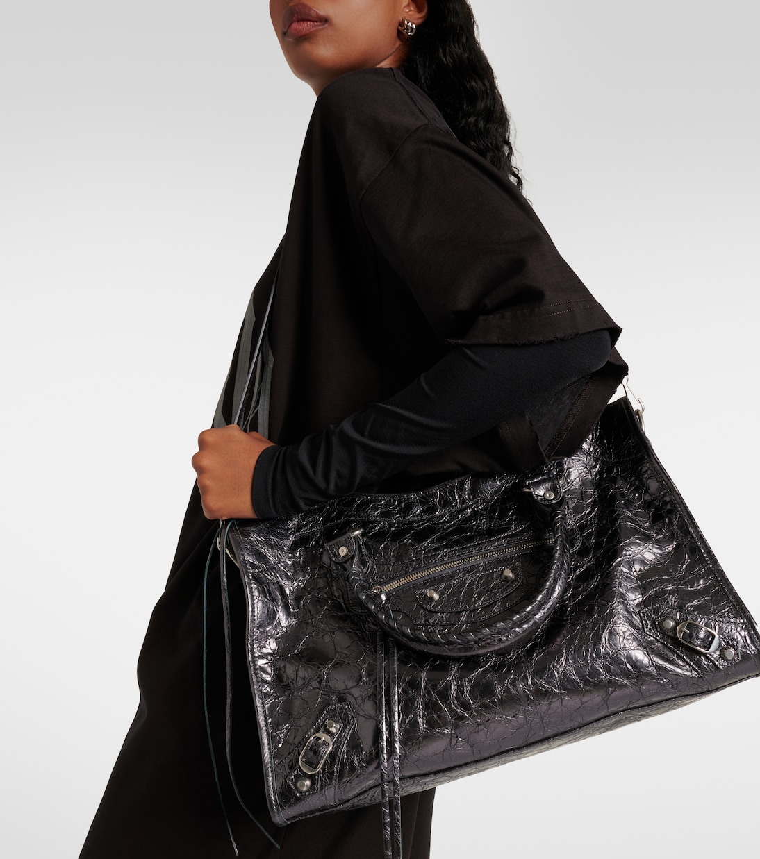 Le City Medium leather shoulder bag in grey Balenciaga Mytheresa