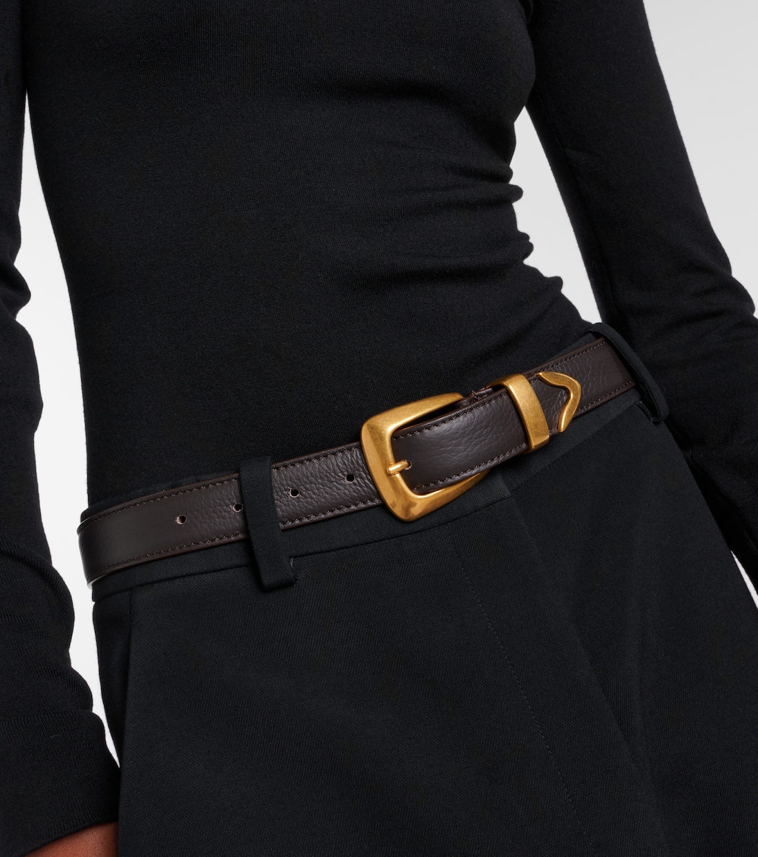 Cintura in pelle Benny di KHAITE per stile giovane e moderno