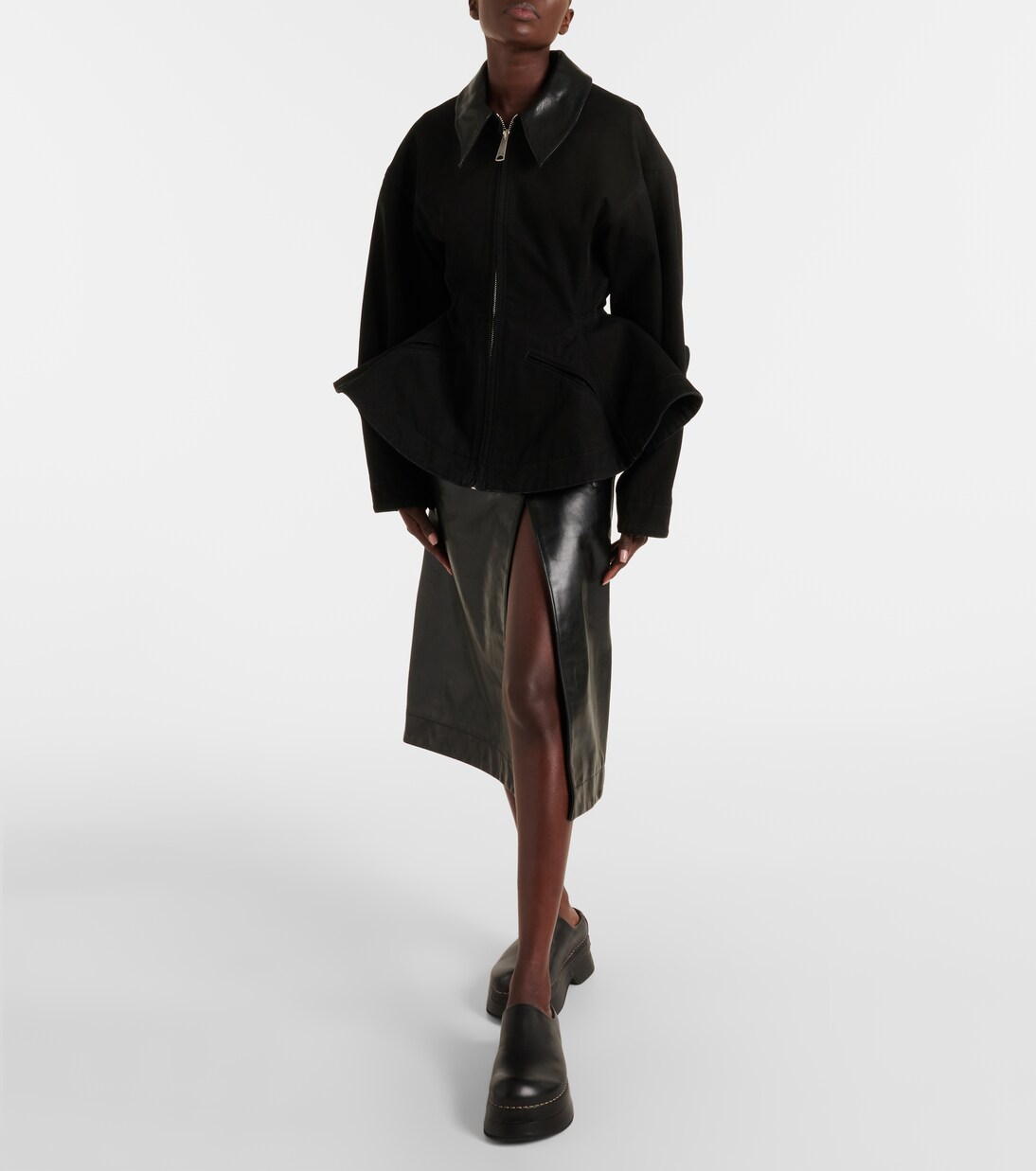 Chaqueta de Lona Algodón Estilo McQueen con Detalle Peplum para Jóvenes Modernos