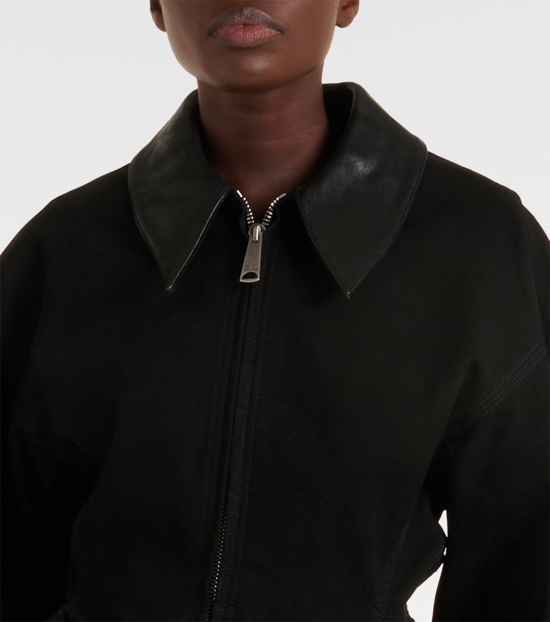 Chaqueta de Lona Algodón Estilo McQueen con Detalle Peplum para Jóvenes Modernos