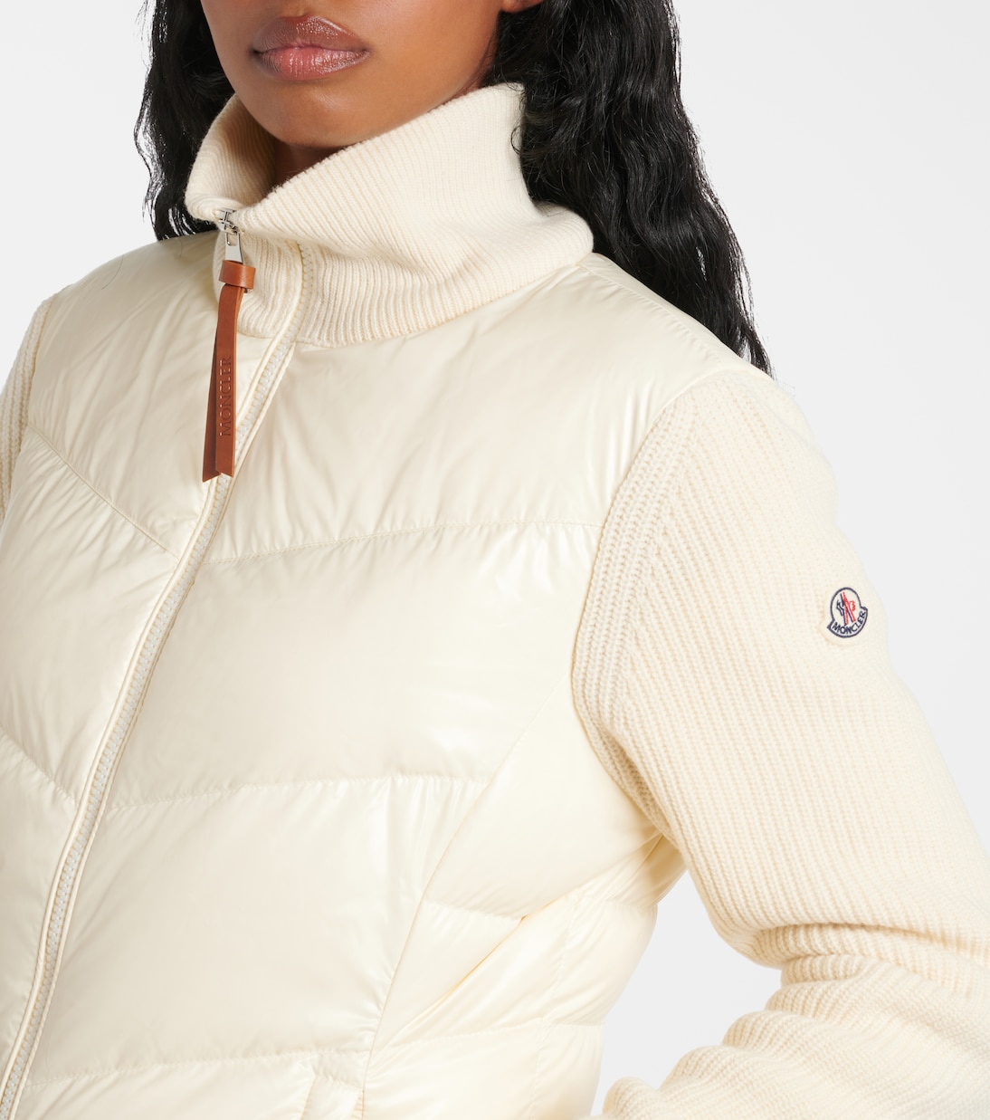 Chaqueta de Lana con Paneles de Plumas Moncler para Jóvenes Modernos