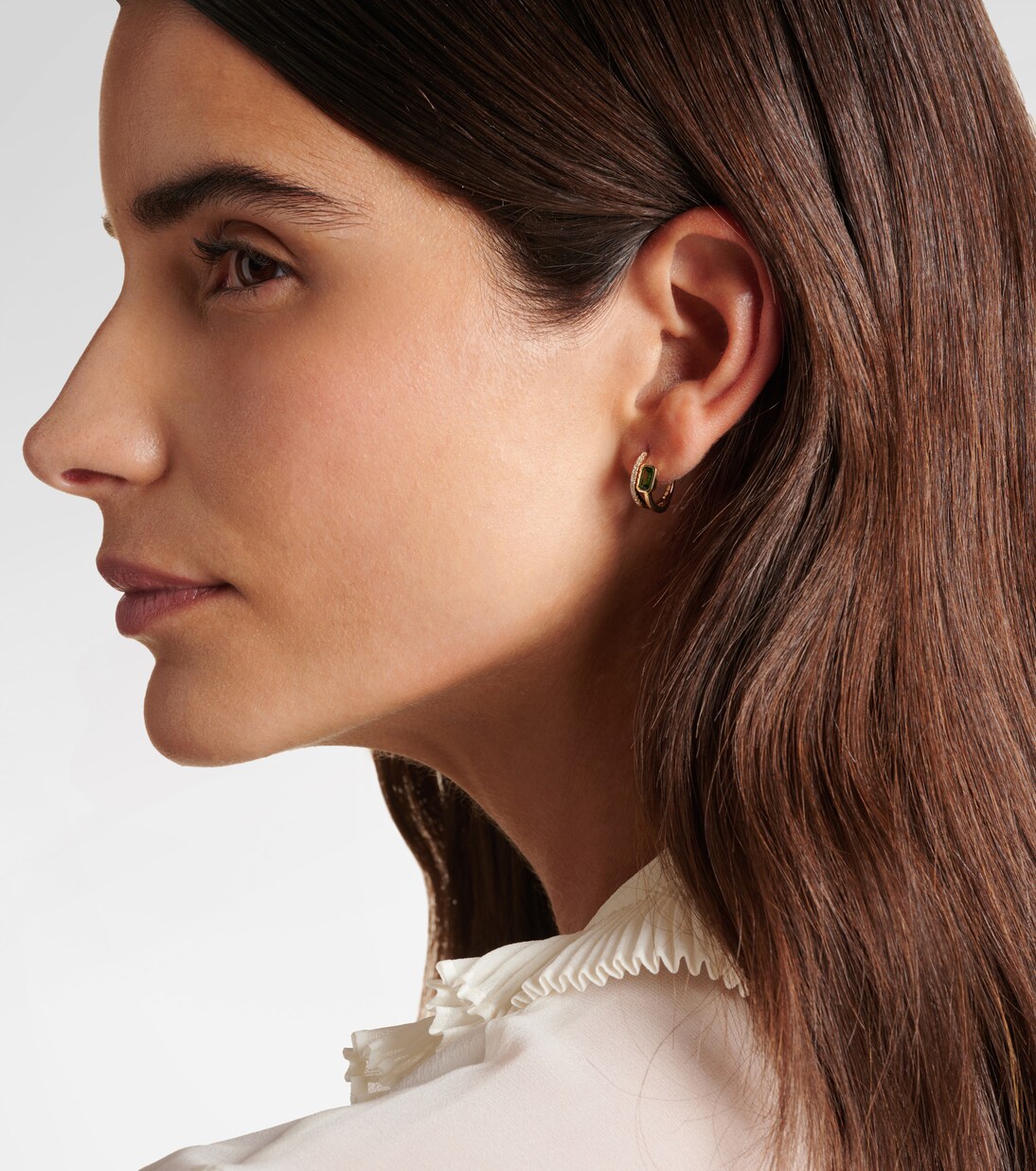 Orecchini a cerchio singolo in oro 14kt ROXANNE con diamanti e granato, design moderno per giovani