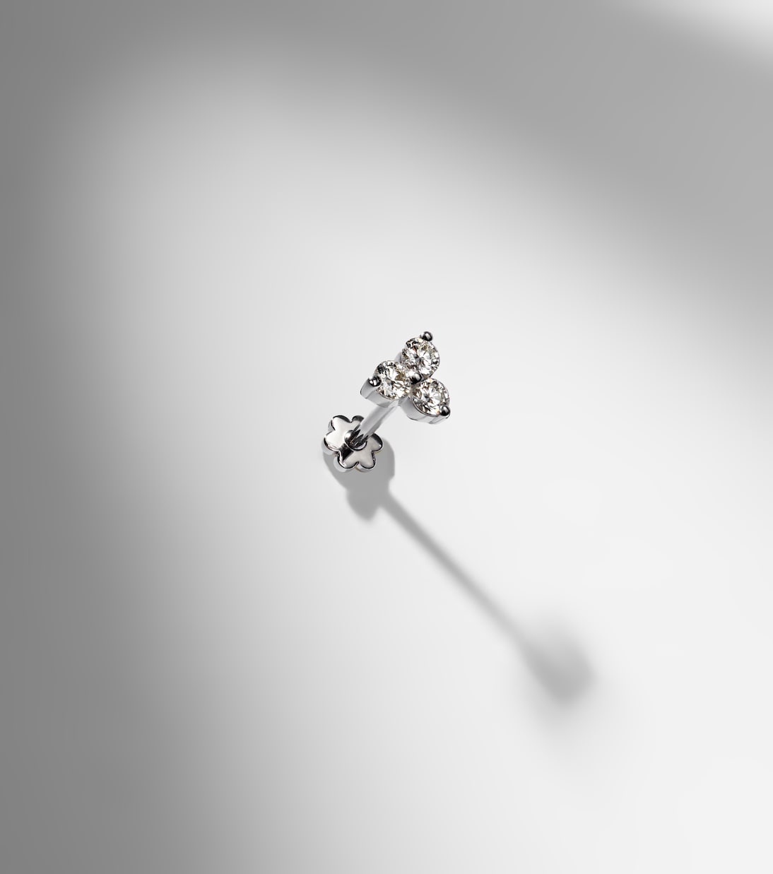 18kt white gold (750/1000) single earring with diamonds | Maria Tash