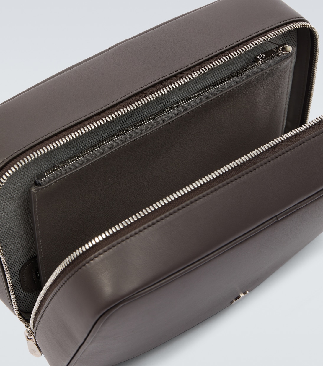 Leather toiletry bag | Brunello Cucinelli
