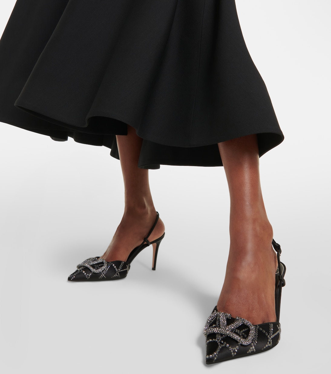 Escarpins VLogo Signature en satin | Valentino Garavani
