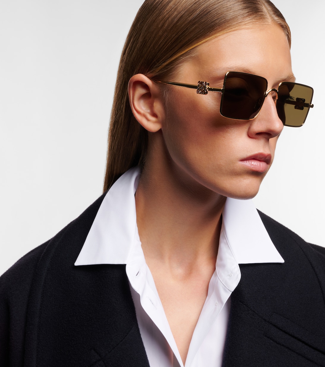 Occhiali da sole LOEWE a forma rettangolare per uno stile giovane e moderno