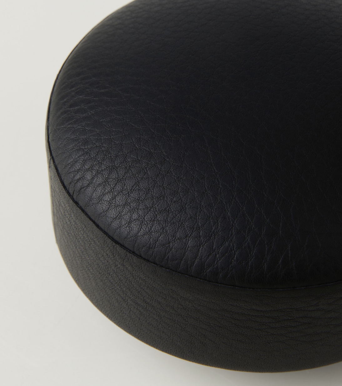 Pastille leather box | Michaël Verheyden